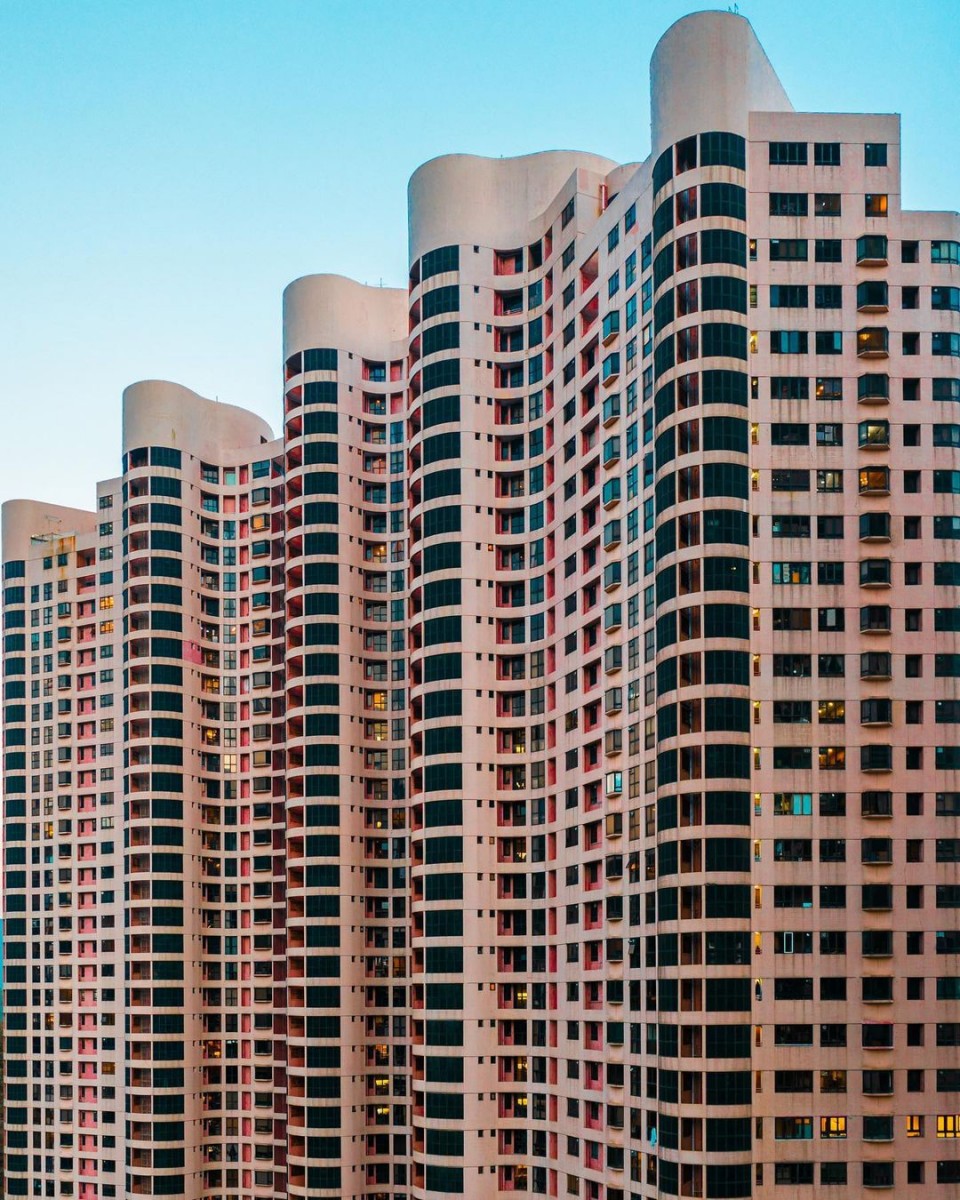 «Бетонные джунгли» Гонконга глазами Мэнсона Йима «Бетонные джунгли» Гонконга глазами Мэнсона Йима