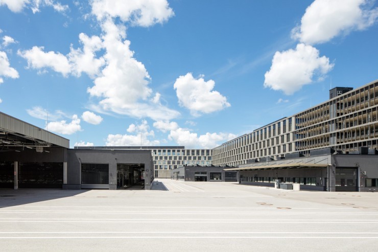 Гибридный автобусный парк в Мюнхене, больше похож на бизнес-центр Гибридный автобусный парк в Мюнхене, больше похож на бизнес-центр