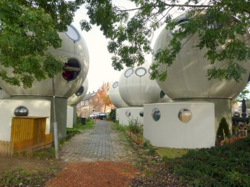Bolwoningen — круглые дома в Нидерландах Bolwoningen — круглые дома в Нидерландах