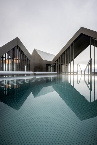 СПА-центр парящий над горизонтом