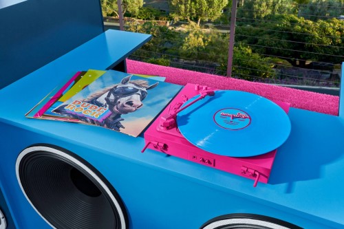 Домик из фильма «Барби» можно снять в аренду Домик из фильма «Барби» можно снять в аренду