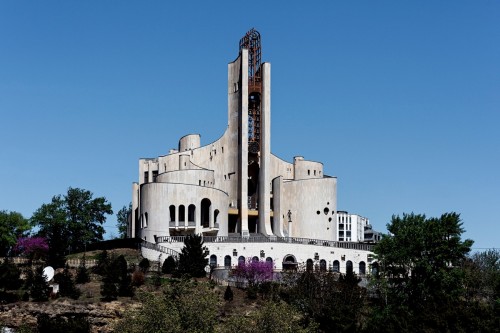 Чем отличаются совмод, постмодернизм и советский модернизм. Простое и понятное объяснение.