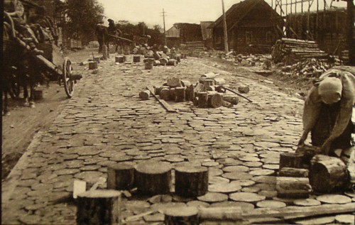 Когда дороги строили из дерева