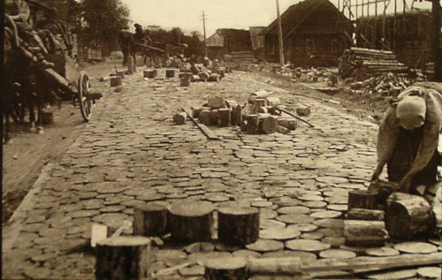 Когда дороги строили из дерева